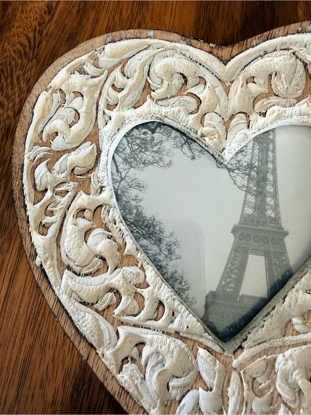 Heart-Shaped Distressed Carved Wood Photo Frame in Boho/Cottage/French Country - Picture 4 of 10